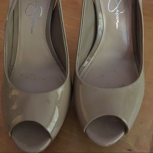 Beautiful pair of Jessica Simpson peep toe heels!